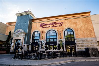 Image of front of Cheesecake Factory in Austin Arboretum